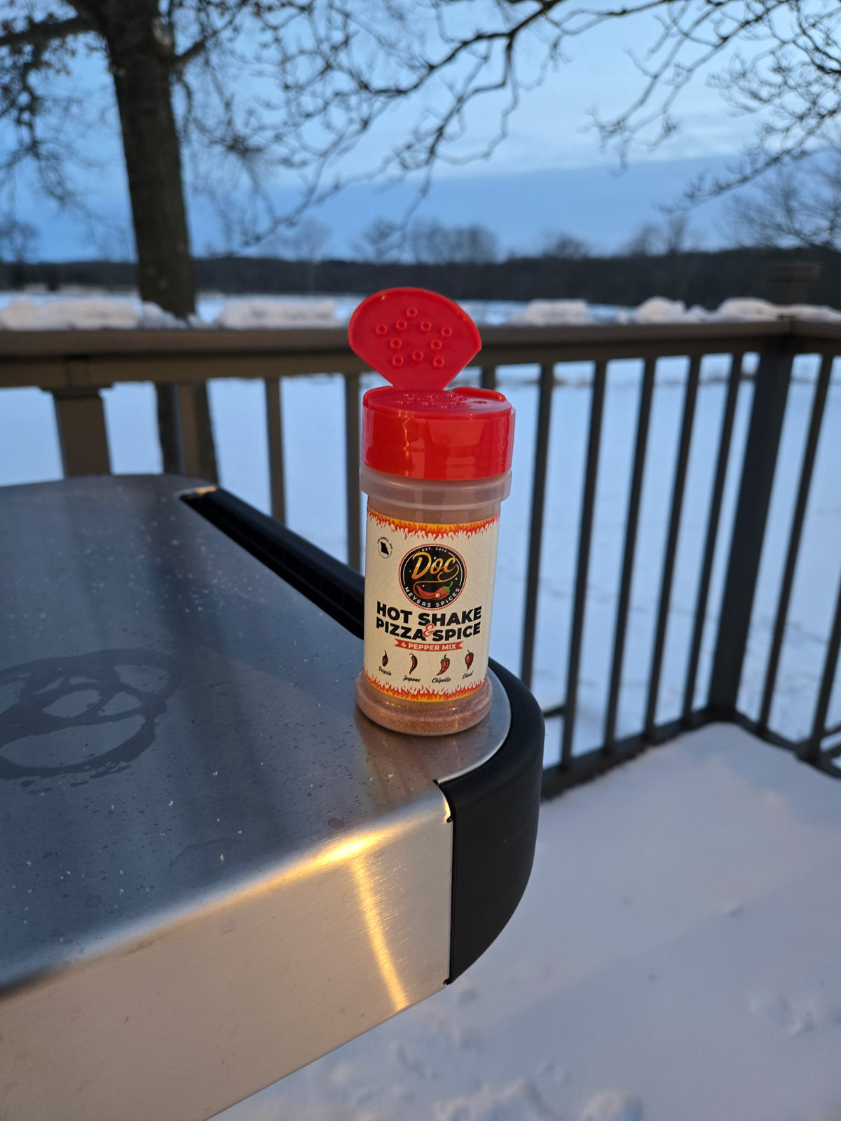 hot pepper shake for grilling outside in the winter